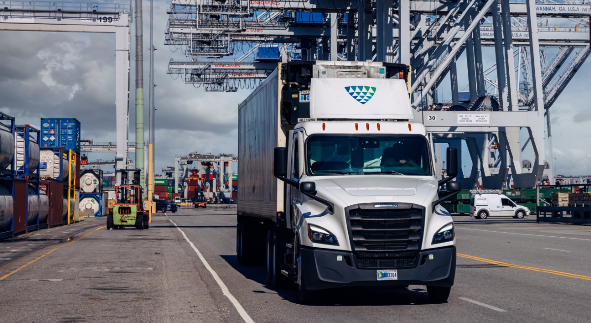 Lineage truck at port 