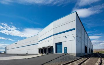 Exterior photo of Lineage's Quincy - International facility