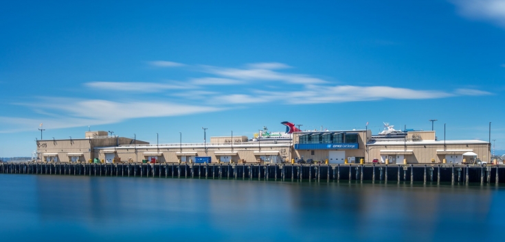 Exterior photo of Lineage's Seattle-Garfield facility across water