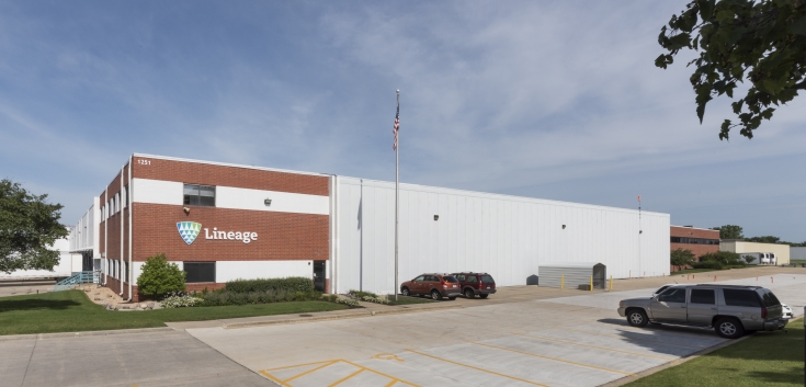 Lineage's Chicago - Batavia cold storage warehouse provides strategic cold chain services, like d2c solutions, case picking, repacking, and more.