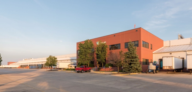 Lineage Chicago - Geneva regional distribution center provides supply chain solutions, like blast freezing, cold storage warehousing and temperature-controlled transportation solutions to help enhance your supply chain operations in the Midwest.